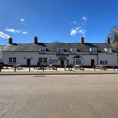 Bed and Breakfast The Coffee Pot Tavern Potterspury Exteriér fotografie