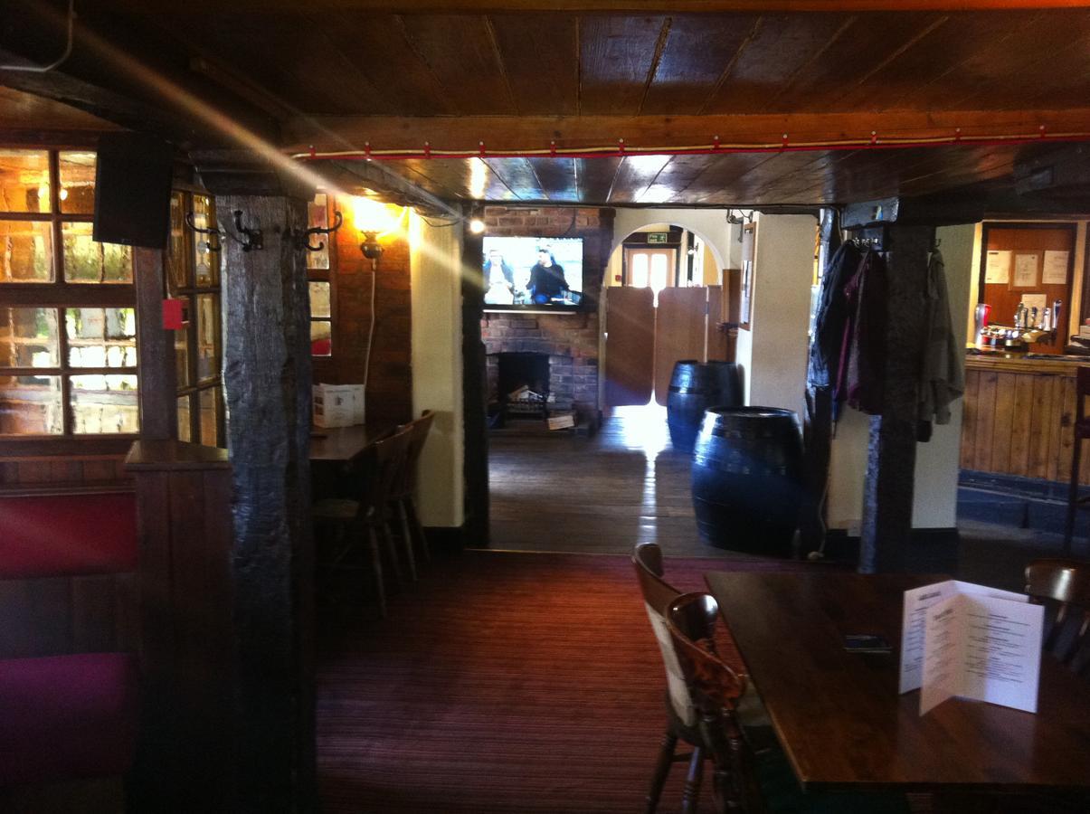 Bed and Breakfast The Coffee Pot Tavern Potterspury Exteriér fotografie