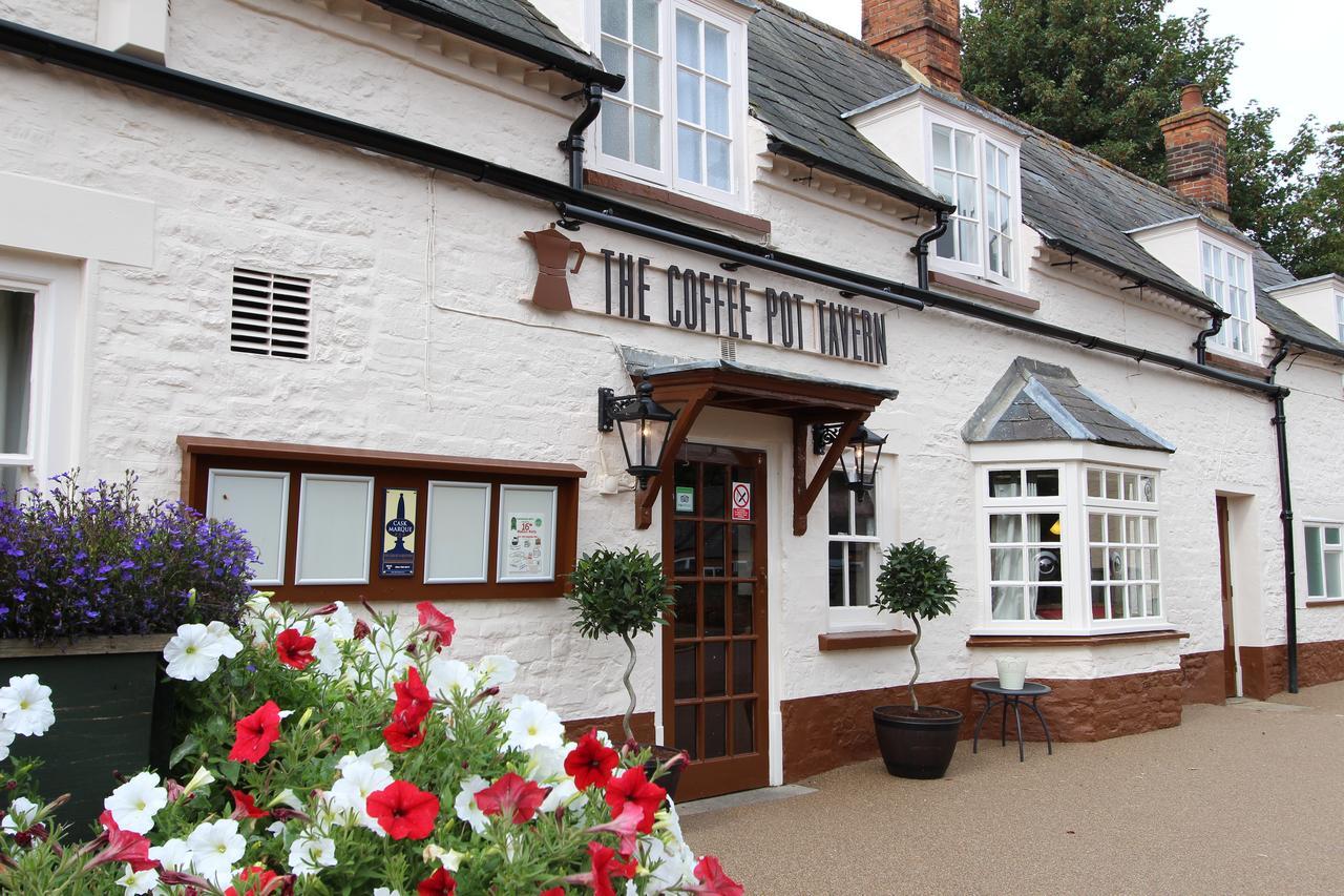Bed and Breakfast The Coffee Pot Tavern Potterspury Exteriér fotografie